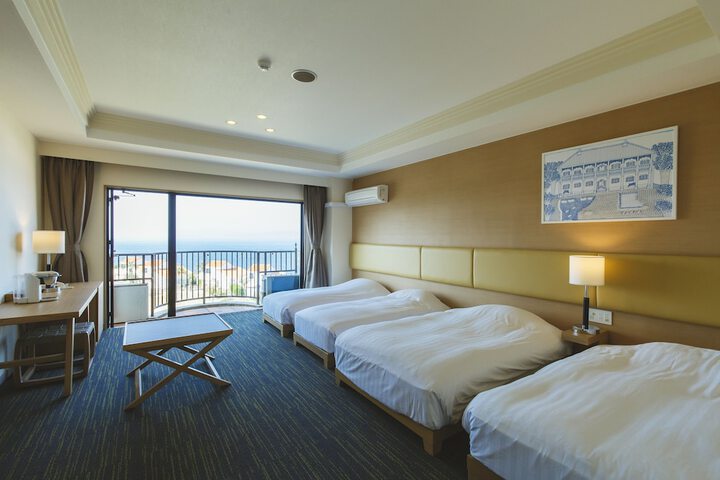 Room 4 of 173