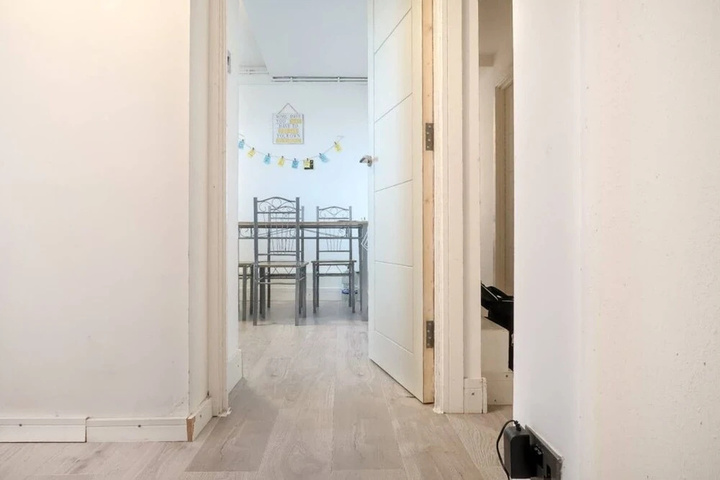 Room 9 of 14