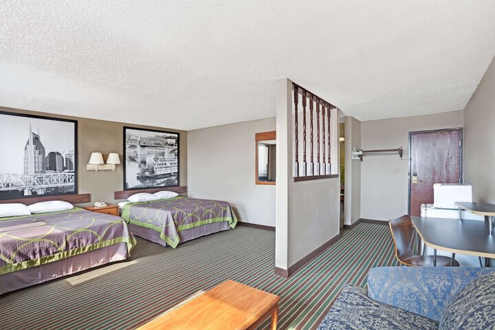 1 Queen Bed (9 of 12)