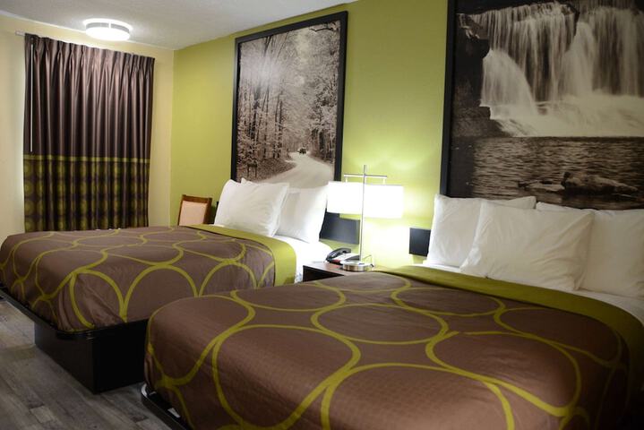 2 Double Beds (9 of 10)