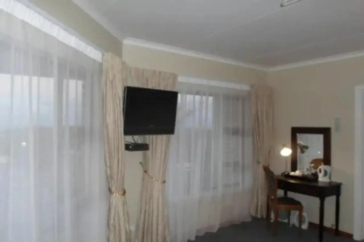 Room 3 of 15