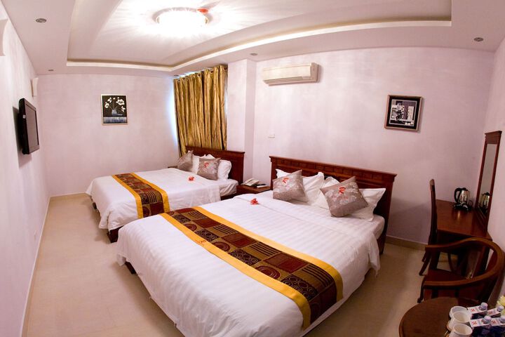 Room 12 of 90