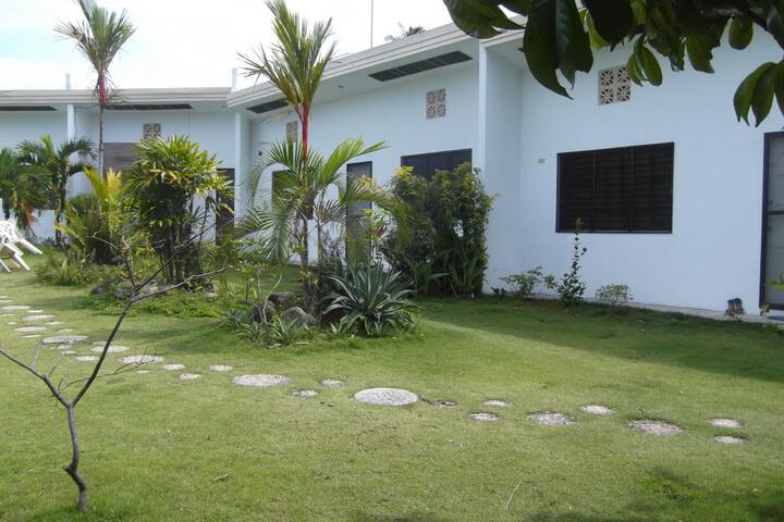 Hotel Exterior 2 of 6