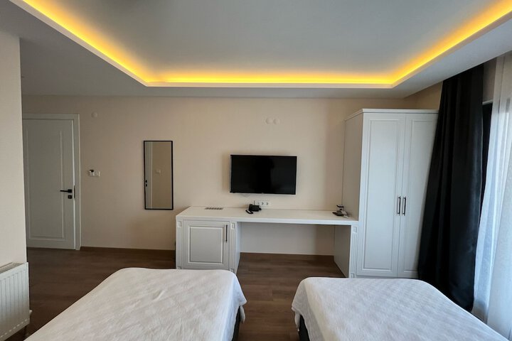 Room 5 of 26