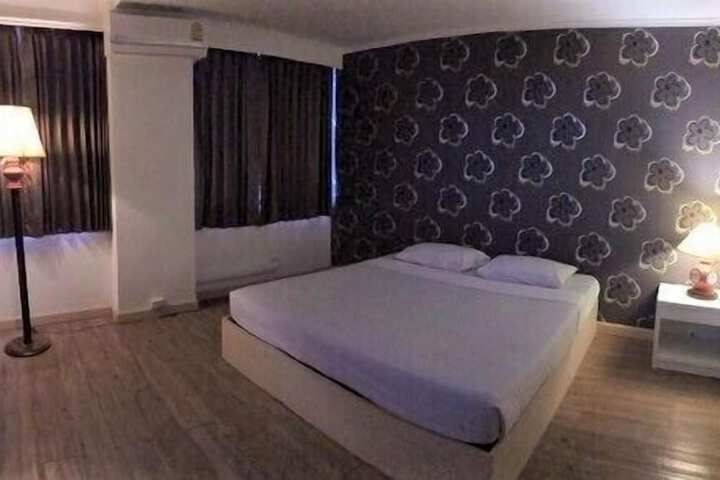Room 55 of 147