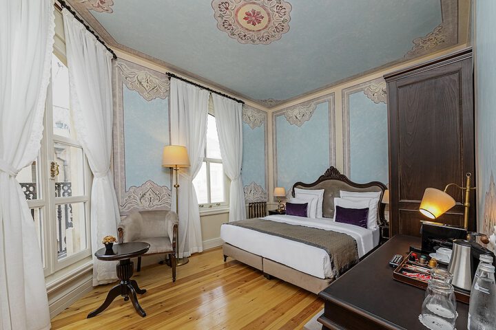 Room 16 of 83