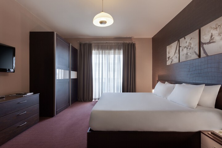 Room 10 of 49