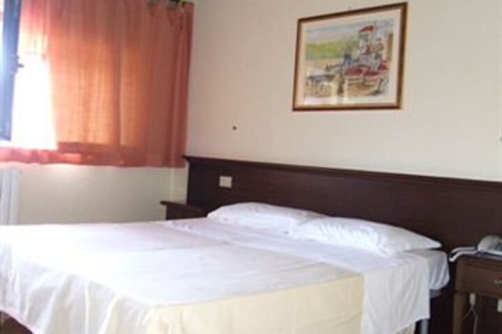 Room 21 of 40