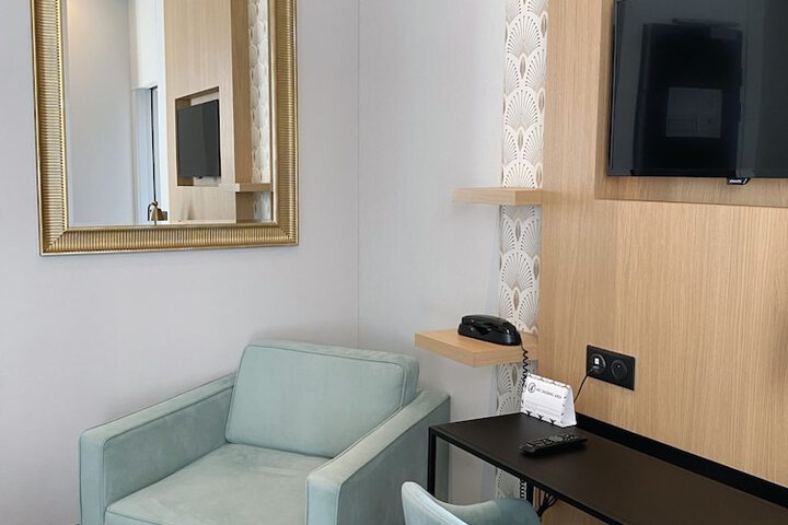 Room 22 of 48