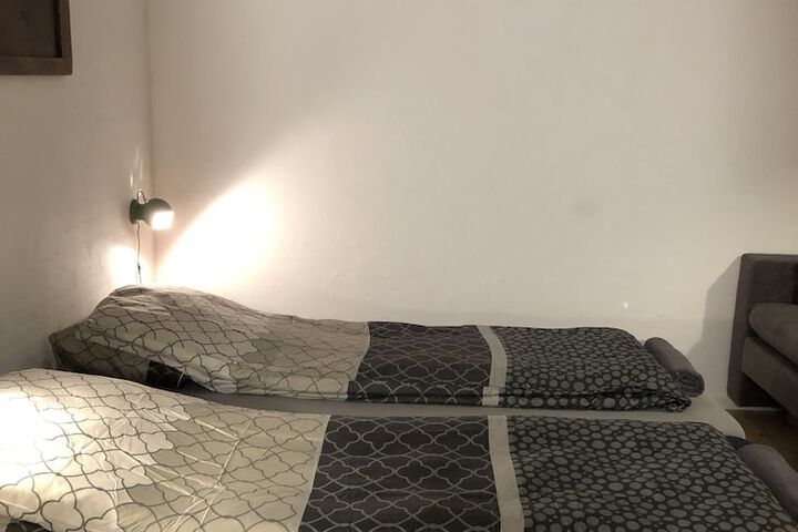 Room 17 of 99
