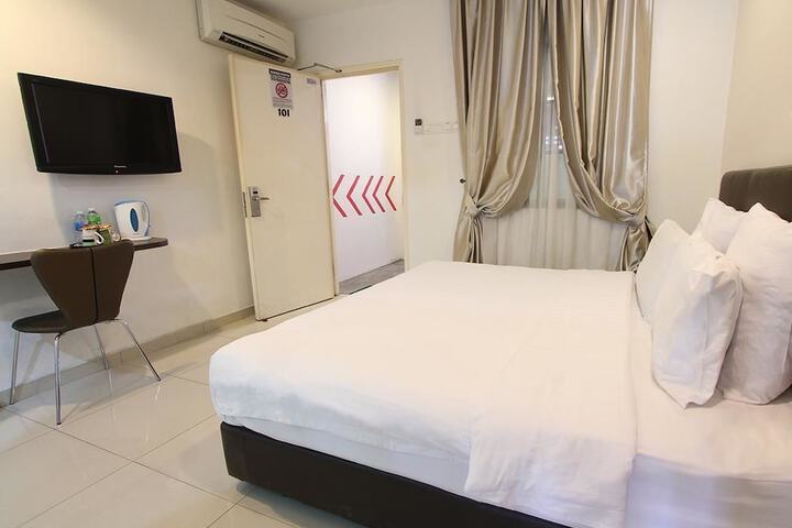 Room 13 of 29