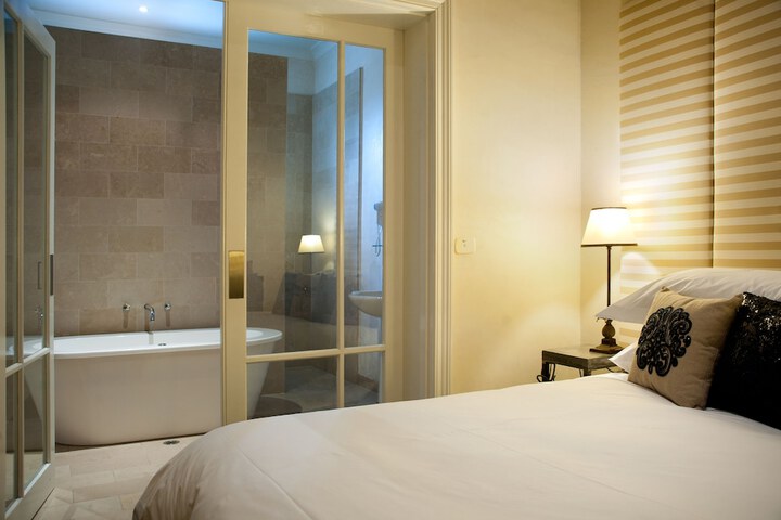 Room 3 of 92