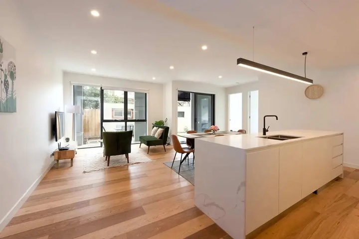 Modern 3 Bedroom Getaway Next to Chadstone