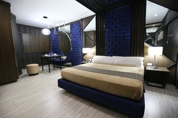 Room 3 of 5
