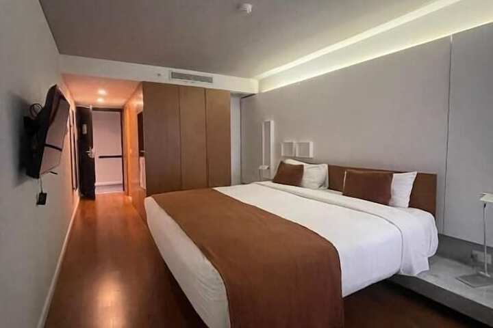 Room 10 of 71
