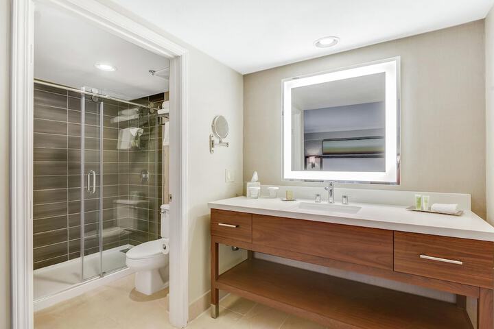Bathroom shower