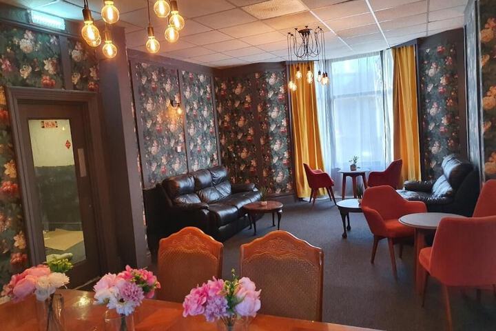 Room 33 of 48