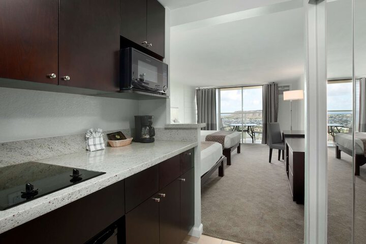 Room 14 of 27