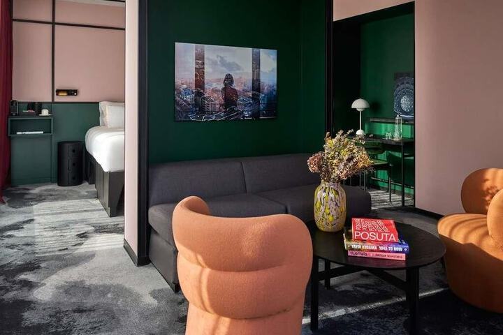 Room 35 of 108
