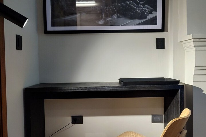 Room 16 of 33