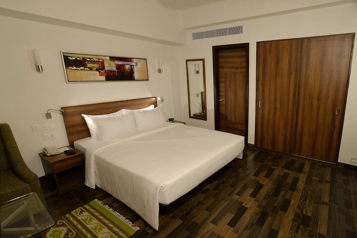 Room 11 of 60