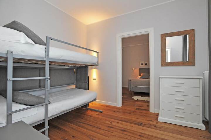 Room 22 of 61