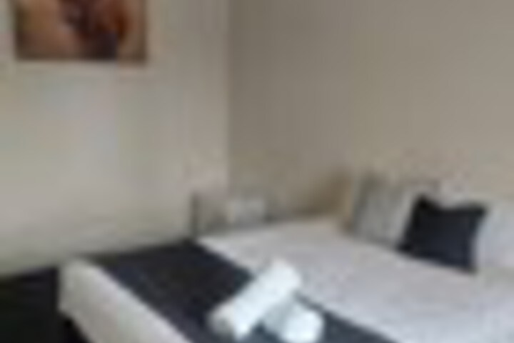 Room 5 of 24