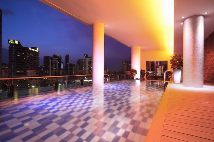 Pools & Facilities