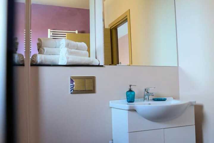 Room 22 of 68