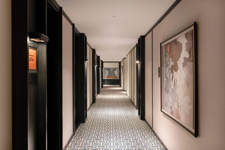 Room 8 of 37