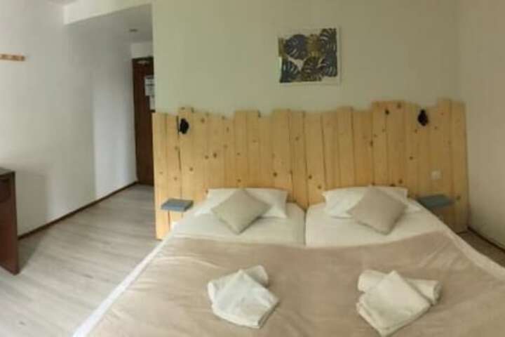 Room 2 of 19