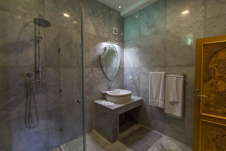 Room 42 of 69