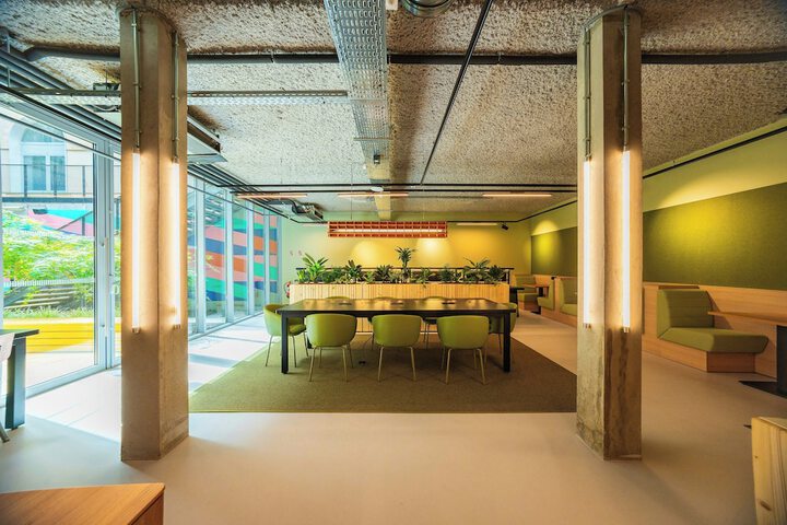 Business Center 105 of 123