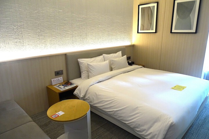 Room 82 of 219