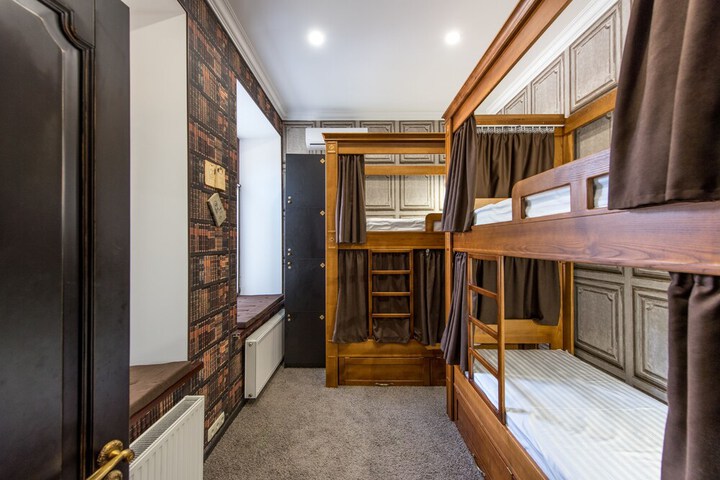 Room 7 of 68