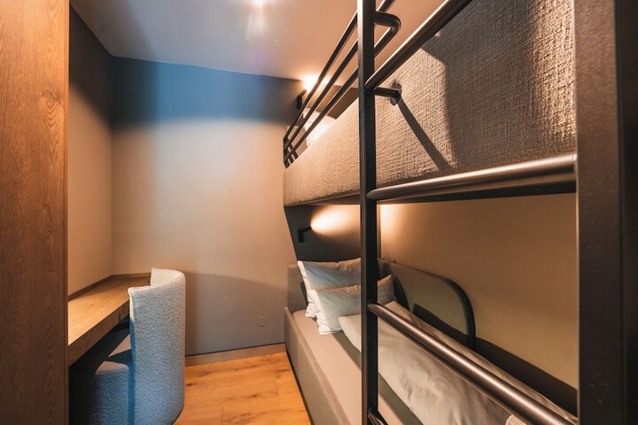 Room 21 of 132