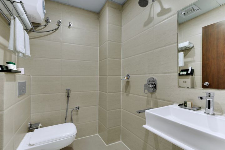 Room 12 of 20