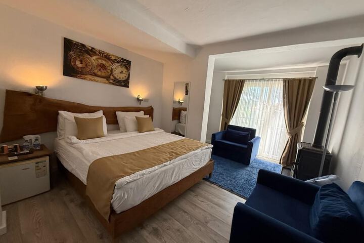 Room 52 of 194