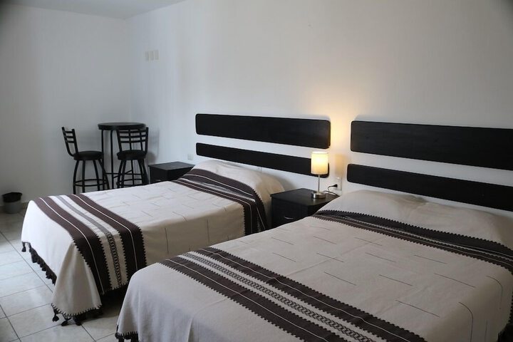 Room 4 of 10