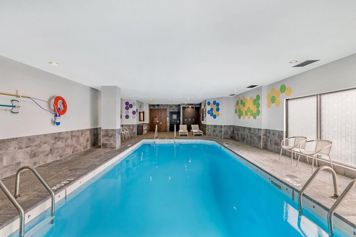 Pool 43 of 70