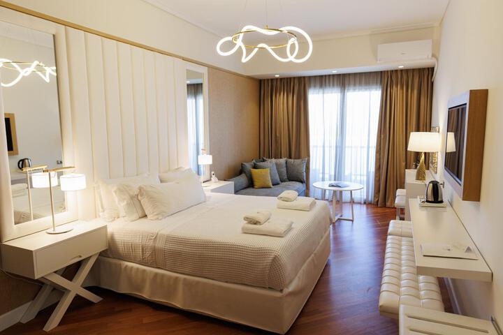 Room 15 of 80