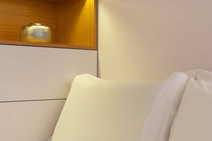 Room 8 of 65