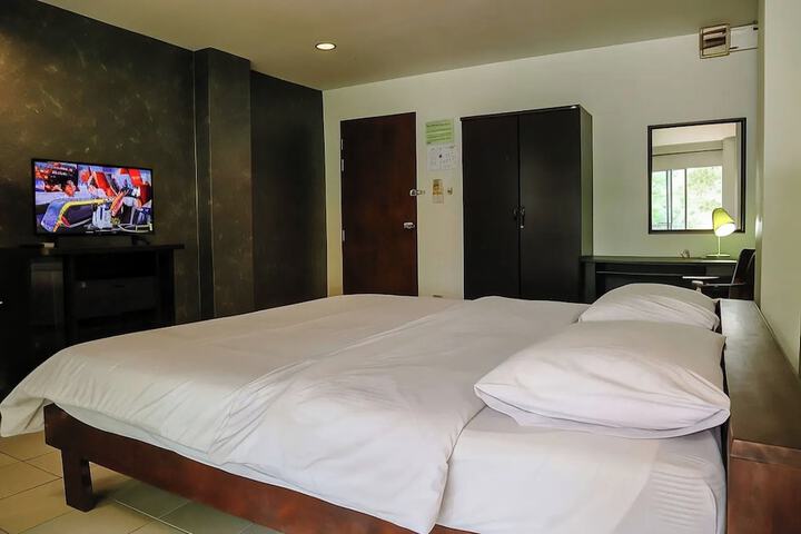 Room 18 of 42