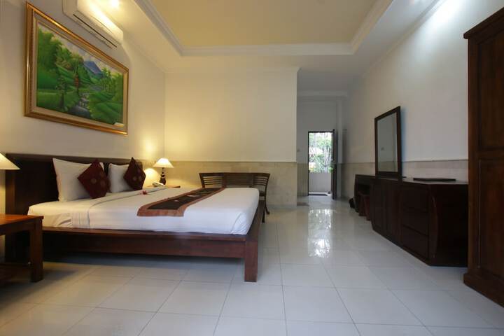 Room 102 of 213
