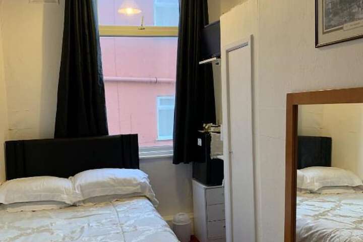 Room 14 of 39