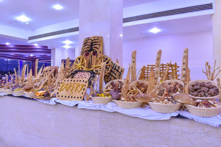 Dining 67 of 92