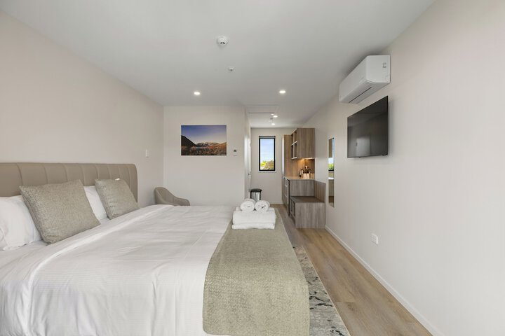 Room 4 of 40