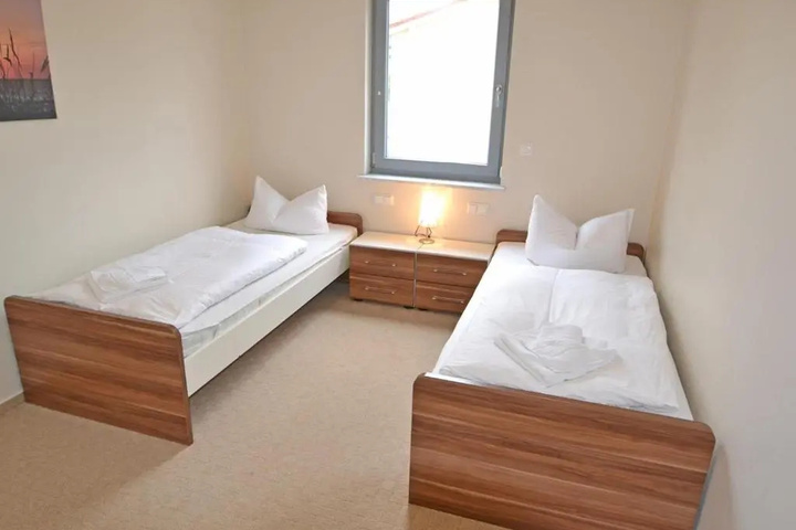 Room 6 of 14