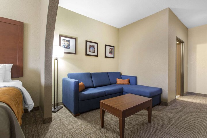 Room 25 of 47