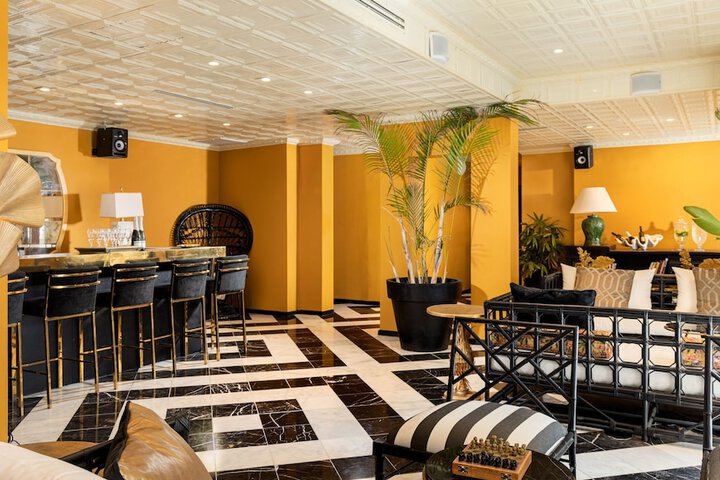 Hotel Interior 4 of 34